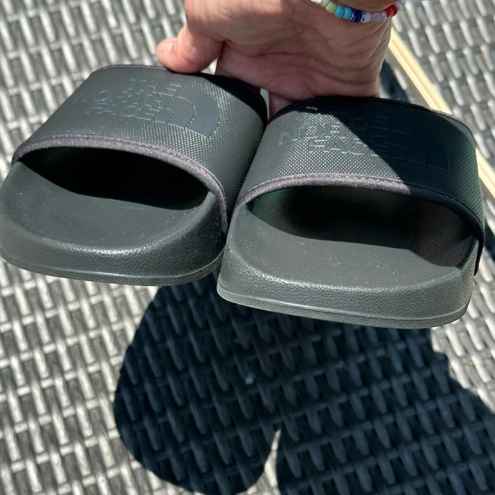🌹THE NORTH FACE Grey/black  Men's Base Camp‎ Slides shoes NWOT